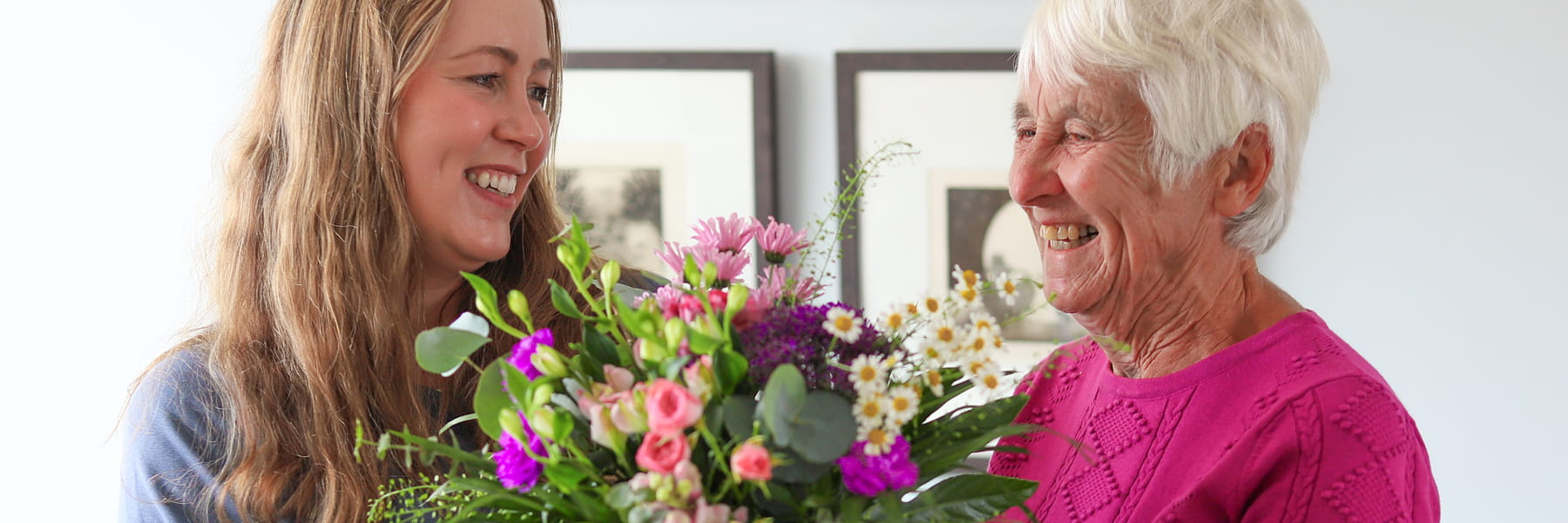 Seasonal bouquets from Susettes Flowers in Bury St. Edmunds offering same-day delivery